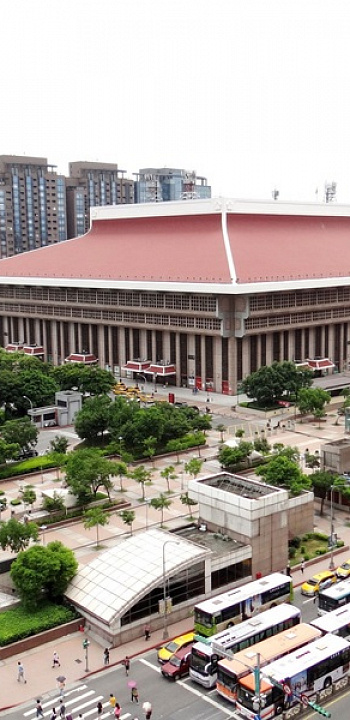 Taipei Walk Around: Remarkable Taipei Main Station